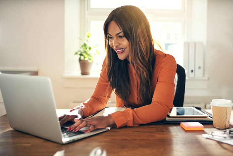 Accesorios indispensables para trabajar desde tu casa