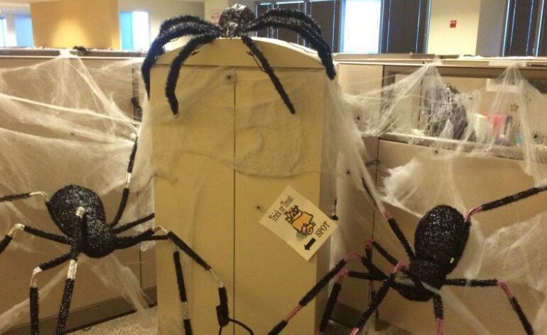 6 ideas de decoración para celebrar Halloween en la oficina