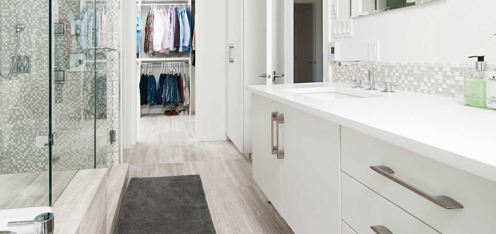 Descubre 6 tips para organizar un baño pequeño